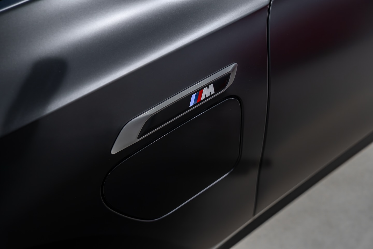 BMW 760e v matnej PPF fólii CarPro Immortal — fotografia 5