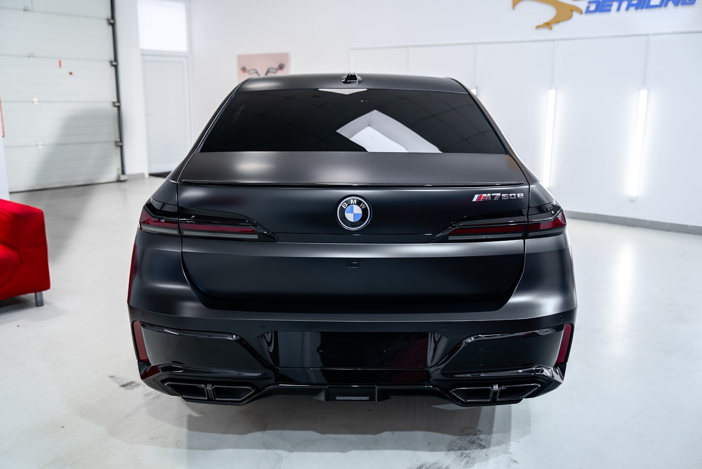 BMW 760e v matnej PPF fólii CarPro Immortal — fotografia 7