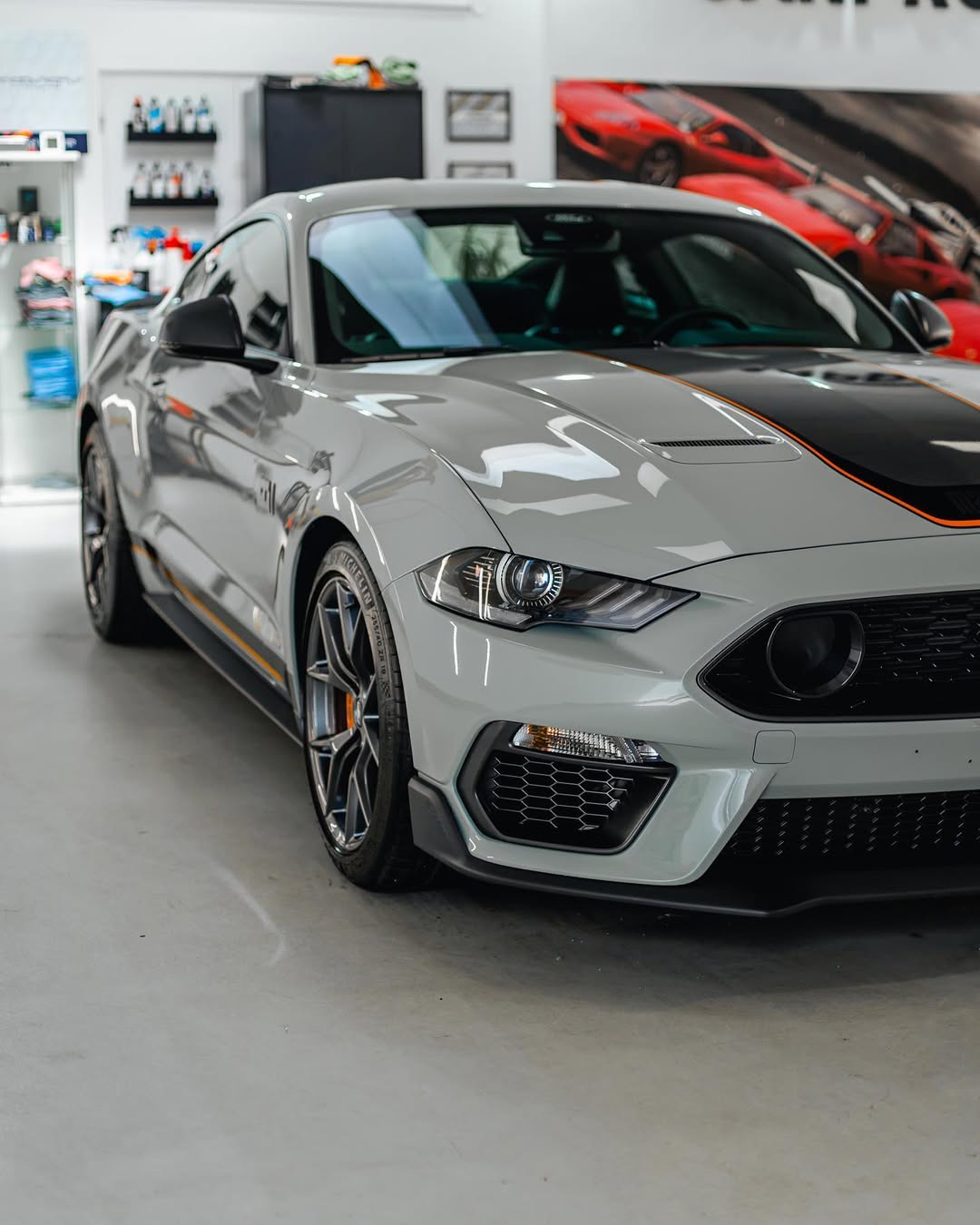 Detail laku Ford Mustang MACH1 po keramickej ochrane