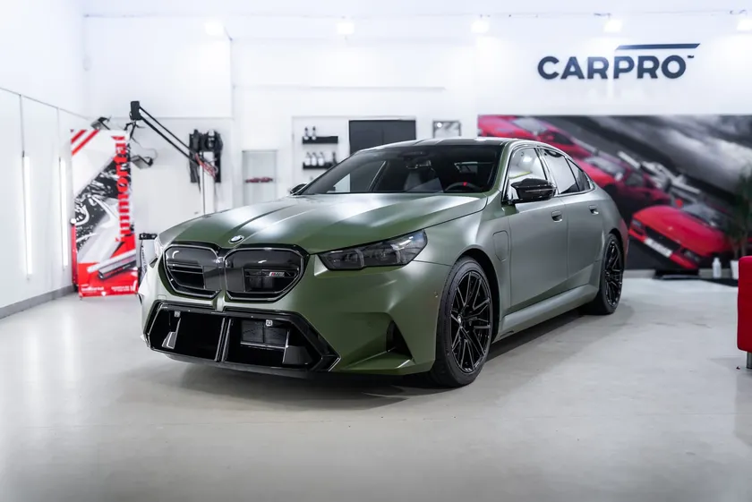 BMW M5 v matnej ochrannej fólii CarPro Immortal Matte